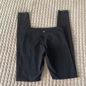 Black lulumemon mid rise 31”